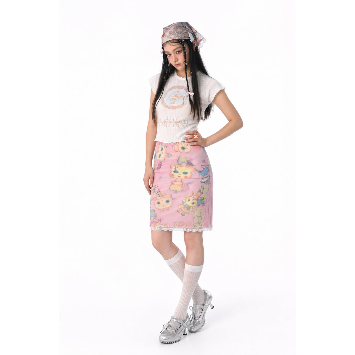WHISPERING STONES Fountain Tee in White
