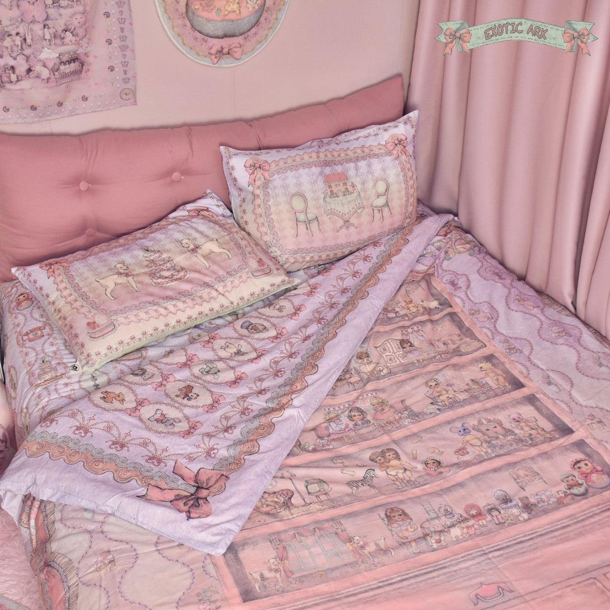 EXOTIC ARK Bedding Set in Purple, view 2