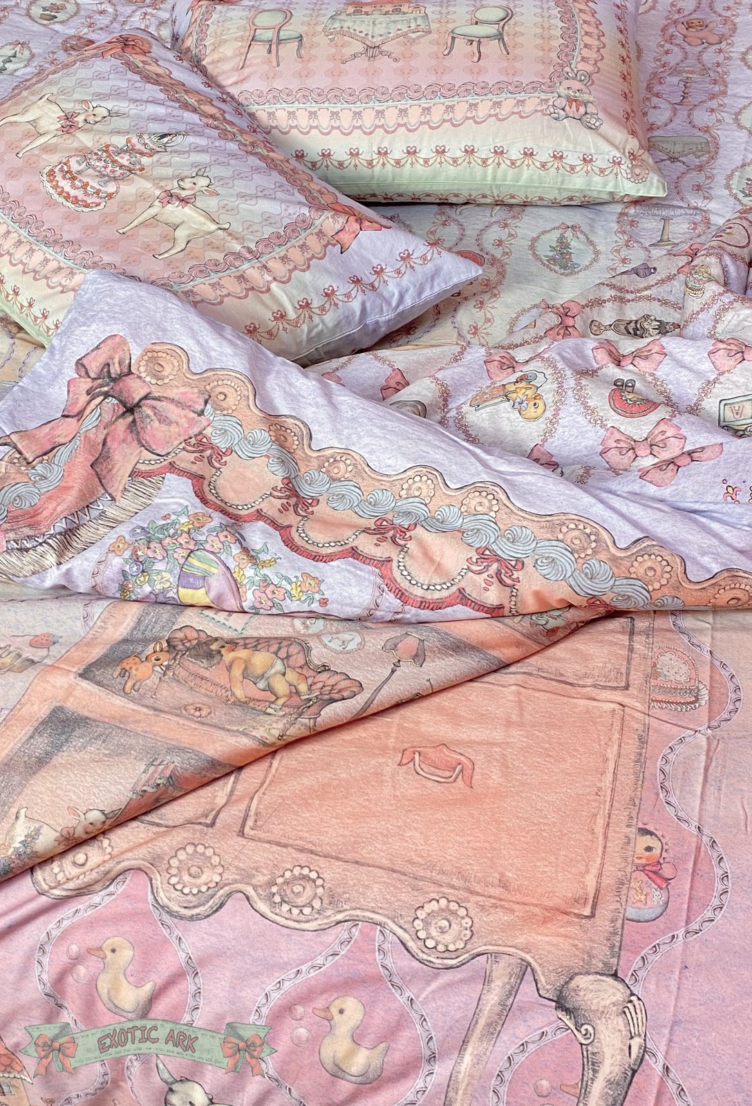 EXOTIC ARK Bedding Set in Purple, view 3