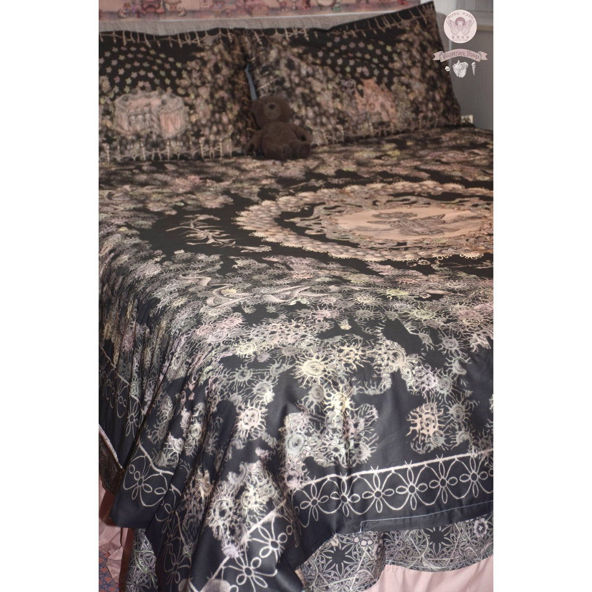 WHISPERING STONES Bedding Set in Black, view 3